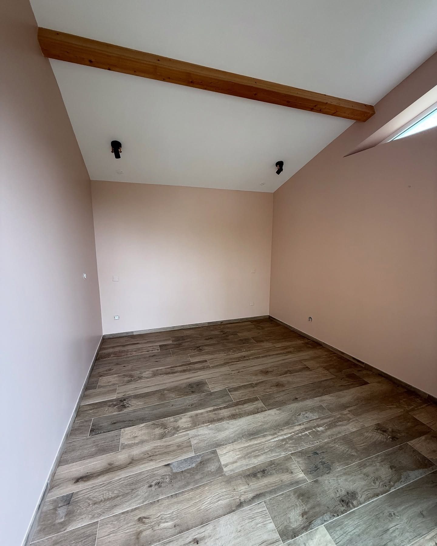 Travaux de peinture dans une suite parentale à Pollionnay — Pollionnay — photo 1