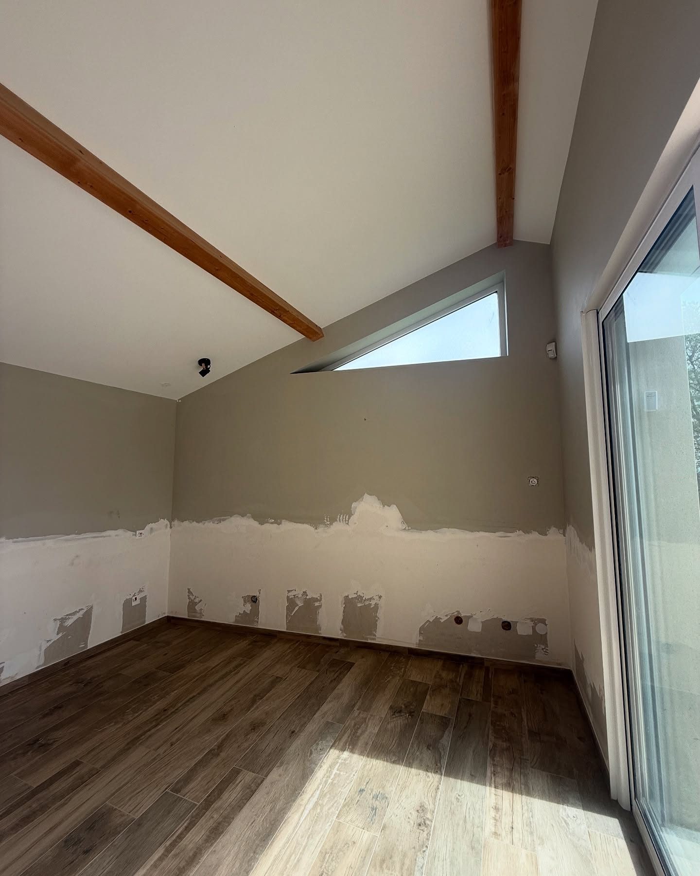 Travaux de peinture dans une suite parentale à Pollionnay — Pollionnay — photo 3